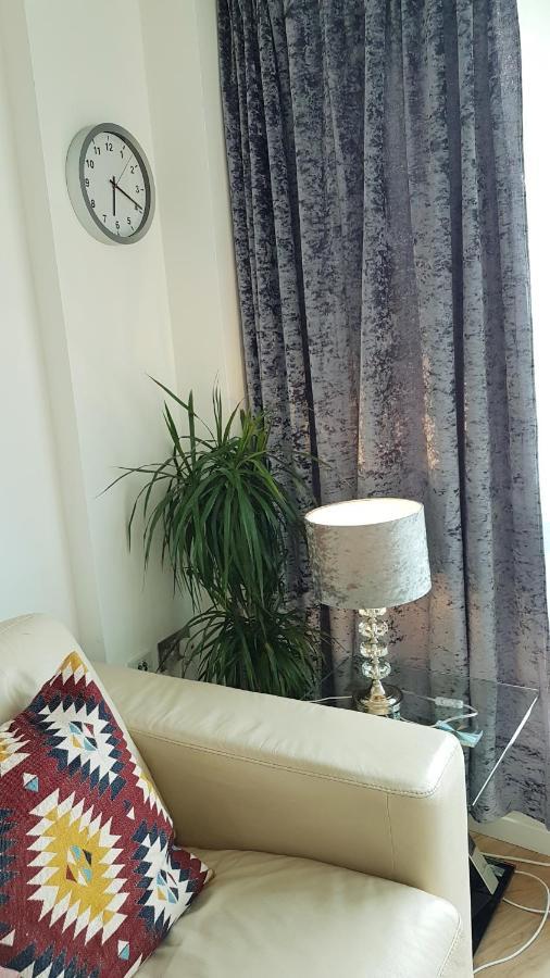 Marco Island -Spacious City Centre 2 Bedroom Apartment ノッティンガム エクステリア 写真