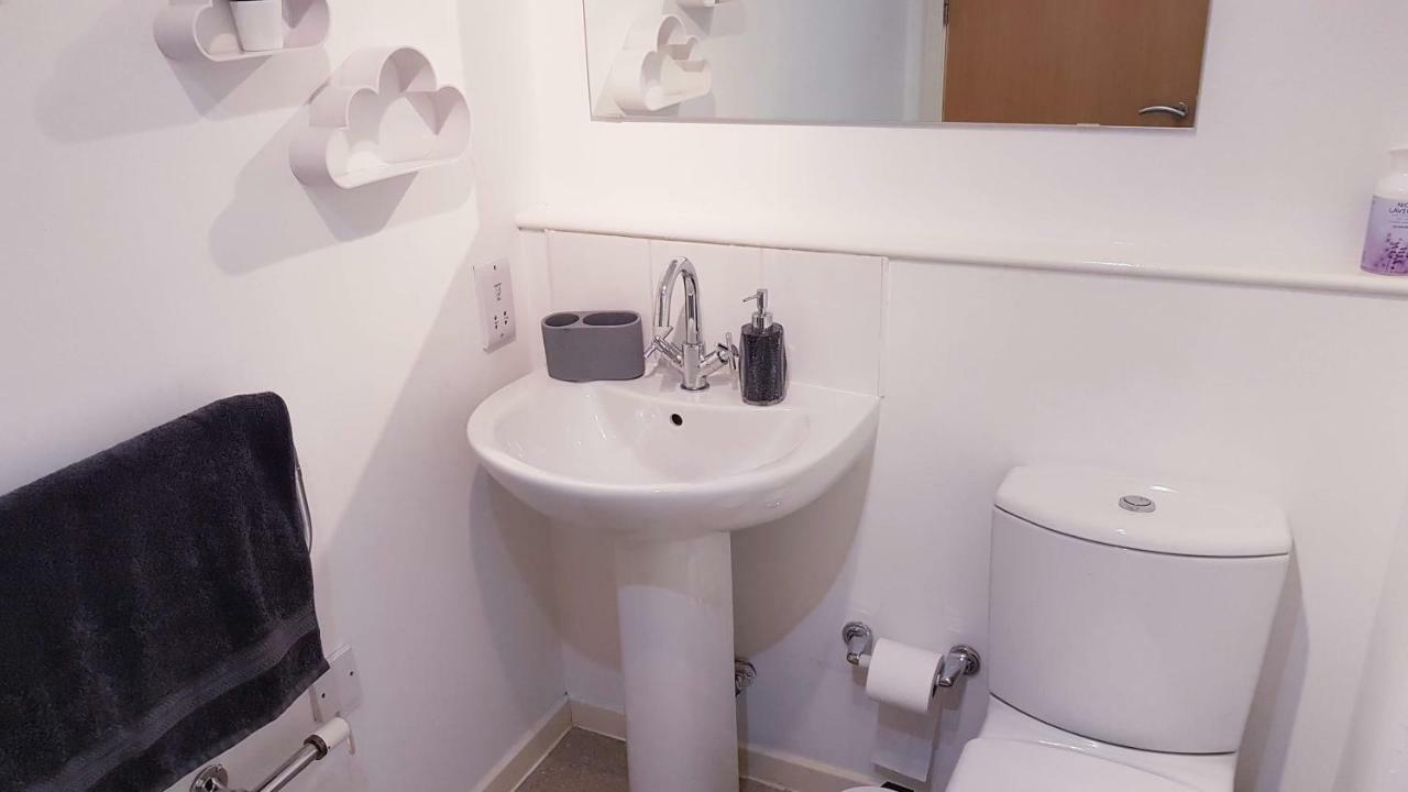 Marco Island -Spacious City Centre 2 Bedroom Apartment ノッティンガム エクステリア 写真