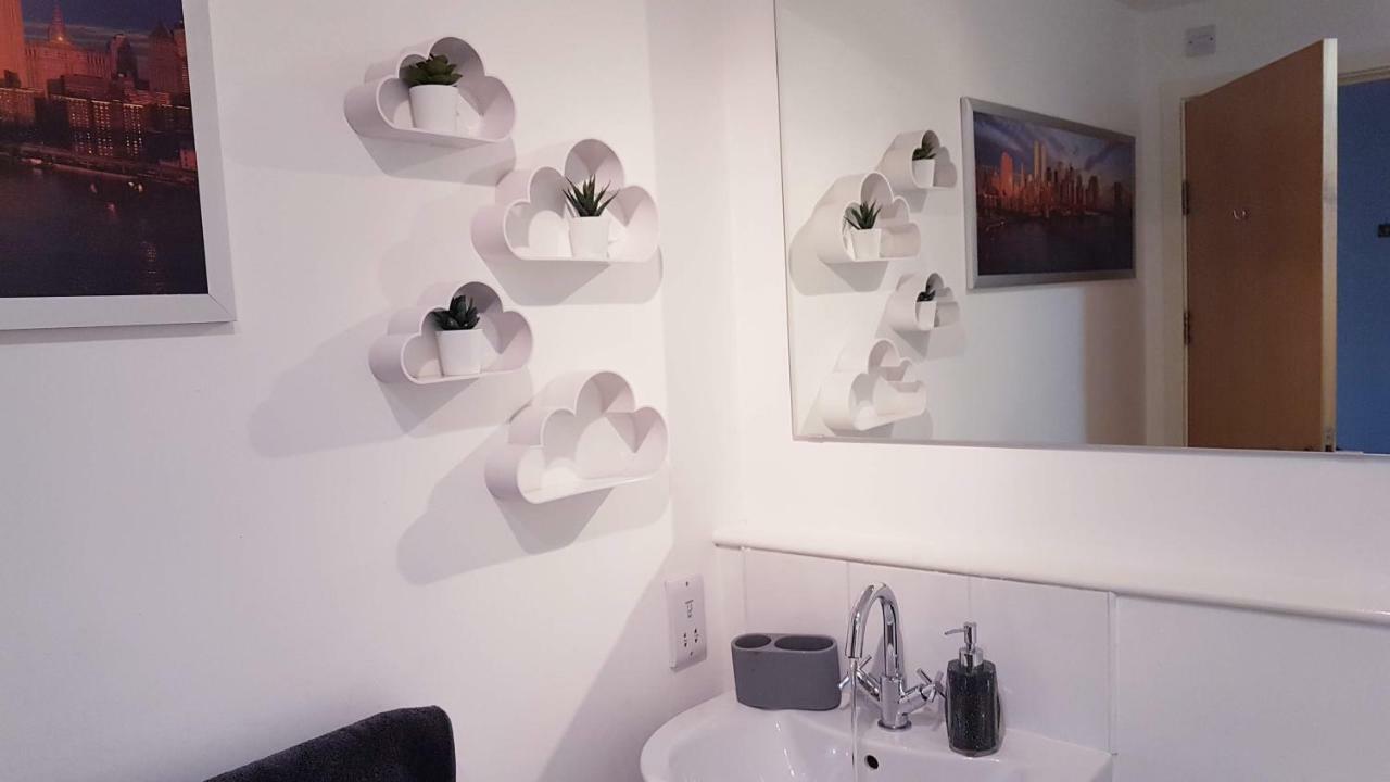 Marco Island -Spacious City Centre 2 Bedroom Apartment ノッティンガム エクステリア 写真