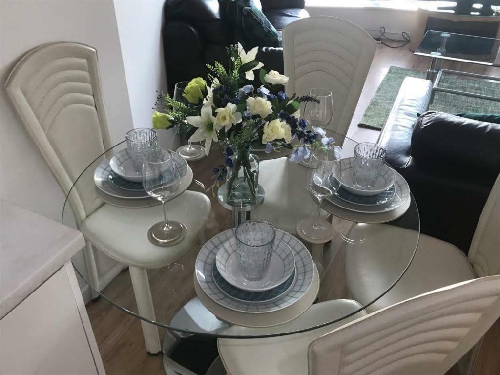 Marco Island -Spacious City Centre 2 Bedroom Apartment ノッティンガム エクステリア 写真